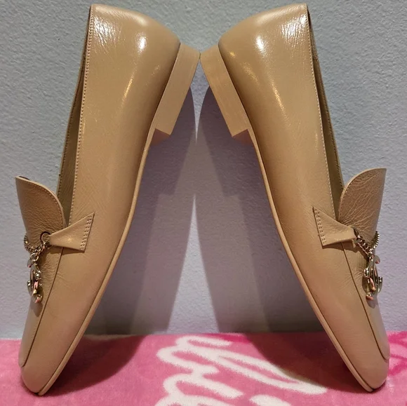 Chanel Women's Tan Loafer With Gold Accent CC Chain, Size 37.5 - Picture 6 of 9